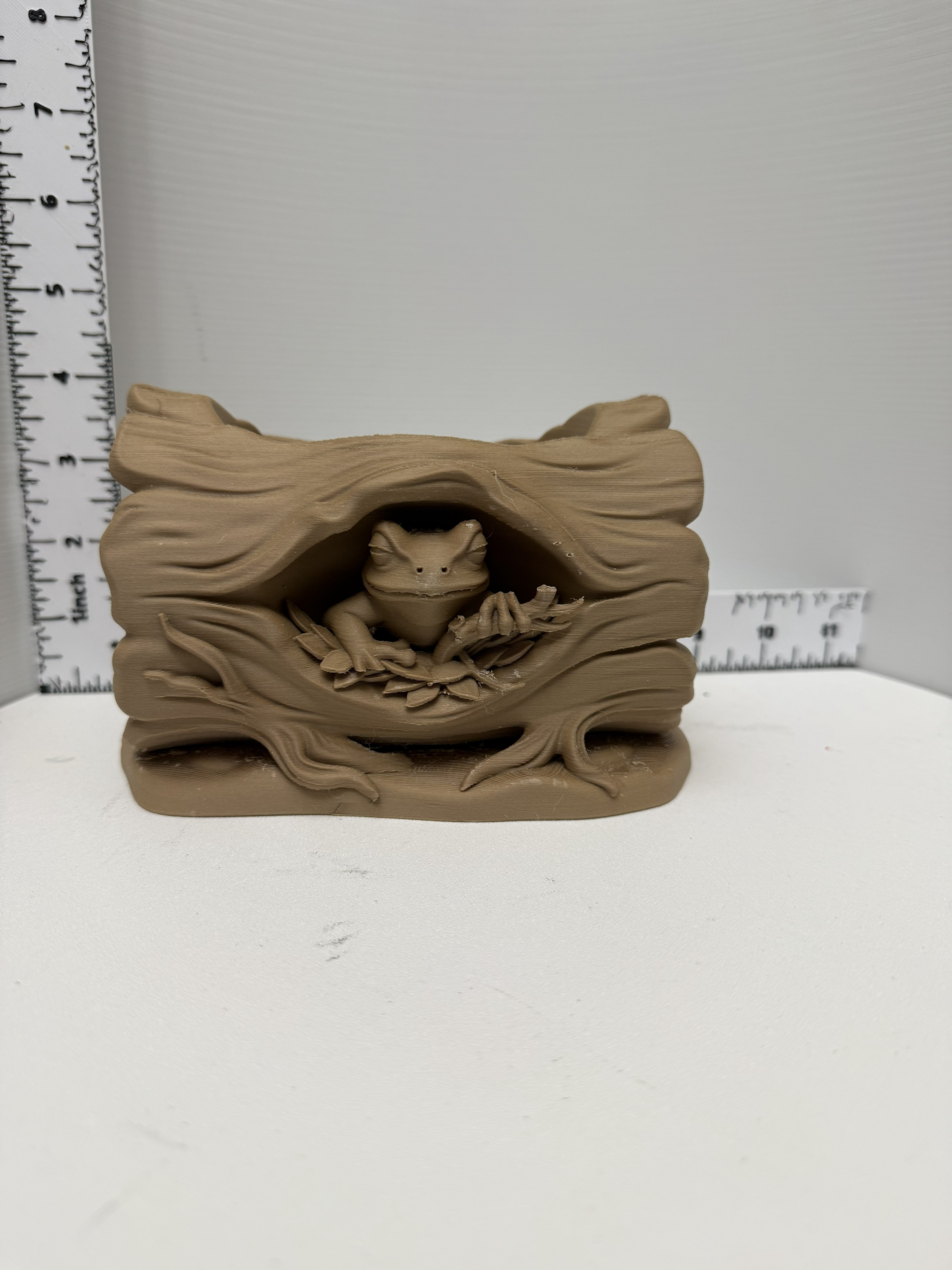frog decor planter